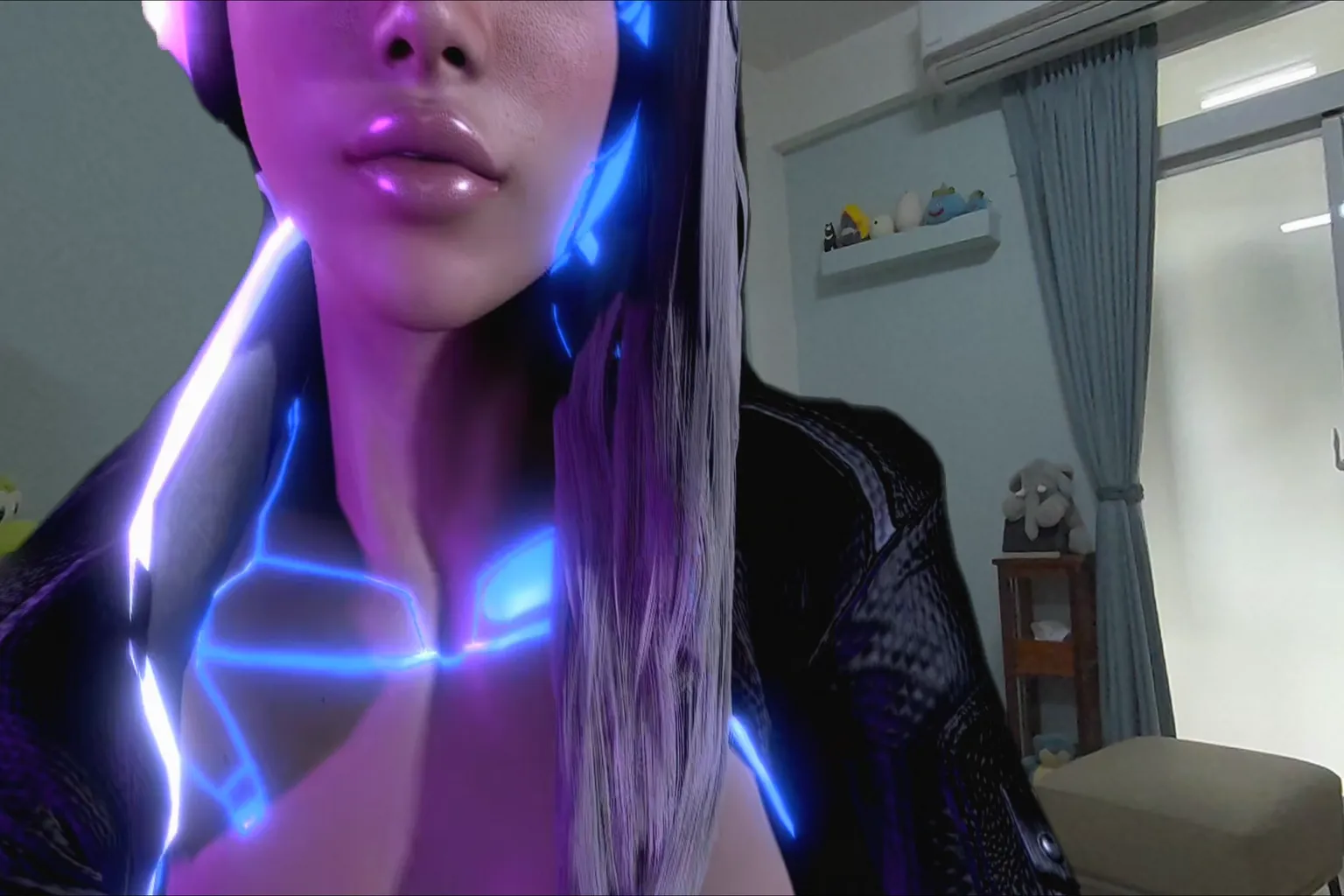 Personnage virtuel en mixed reality affiché très près de l’utilisateur, avec décor réel en arrière-plan
